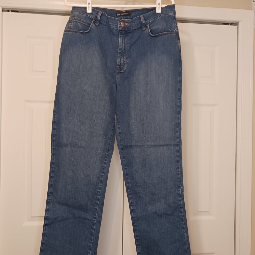 #298 - Lee Relaxed Fit Blue Jeans Size 10